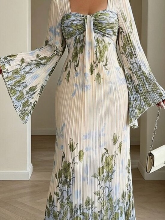 Dresses & Skirts - Plus size Maxi dress (size 14-16), sexy curves, low cut front.